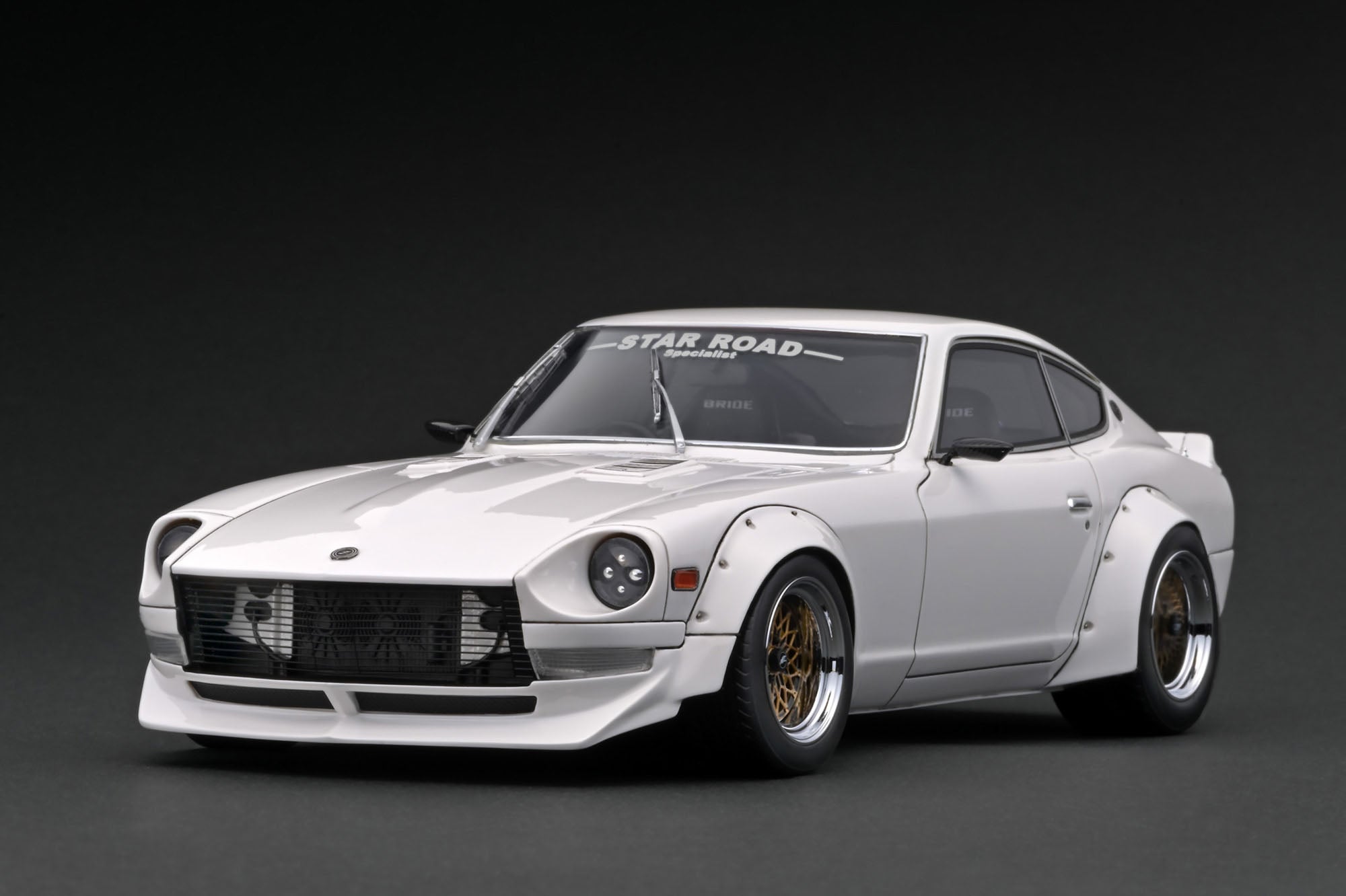 *PREORDER* Ignition Model 1:18 Nissan Fairlady Z (S30) STAR ROAD in White