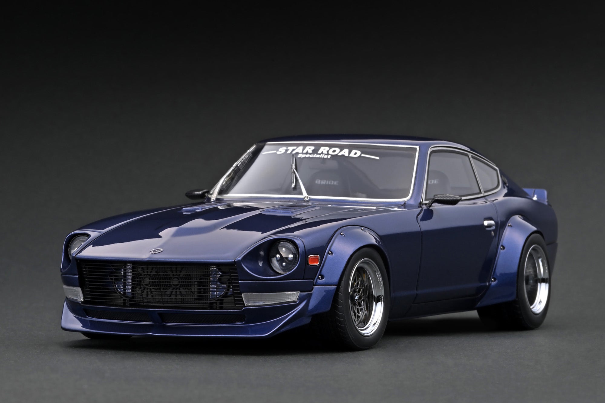 PREORDER* Ignition Model 1:18 Nissan Fairlady Z (S30) STAR ROAD in Bl