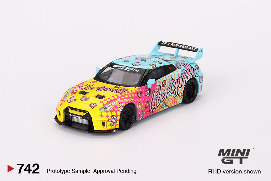 PREORDER* MINI GT 1:64 Nissan GT-R 35GT-RR LBWK Kuma Edition