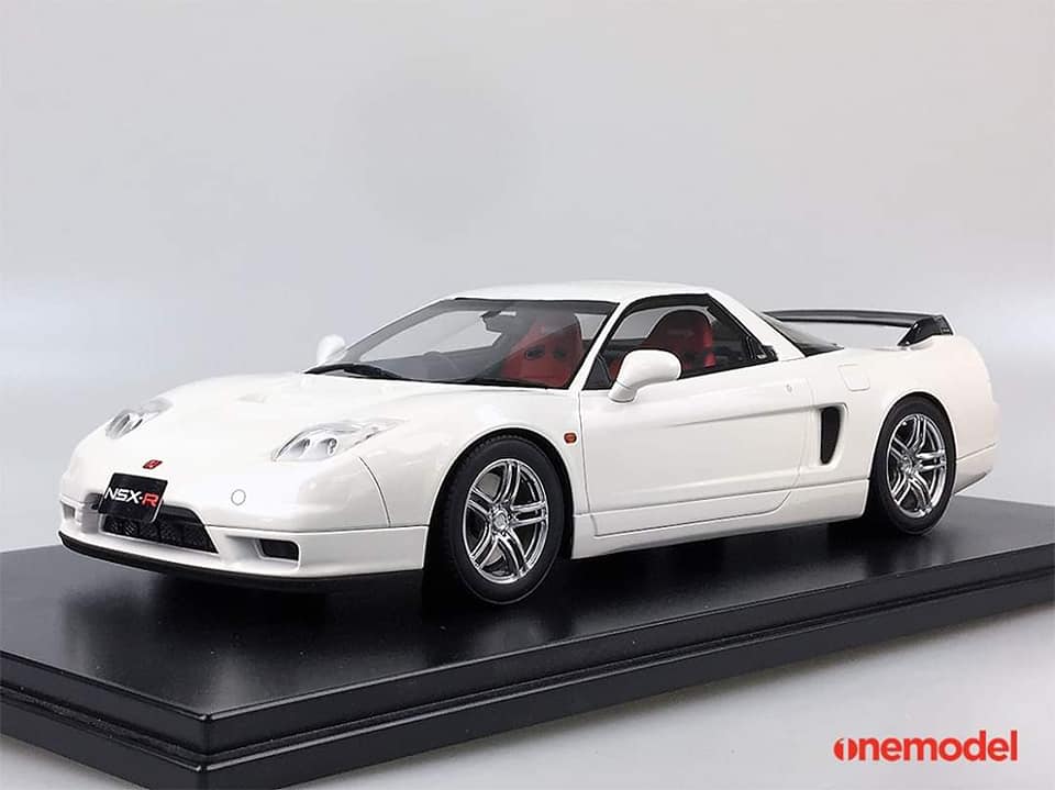 One Model 1:18 Honda NSX-R (NA2) Keiichi Tsuchiya Edition Spec in Pear