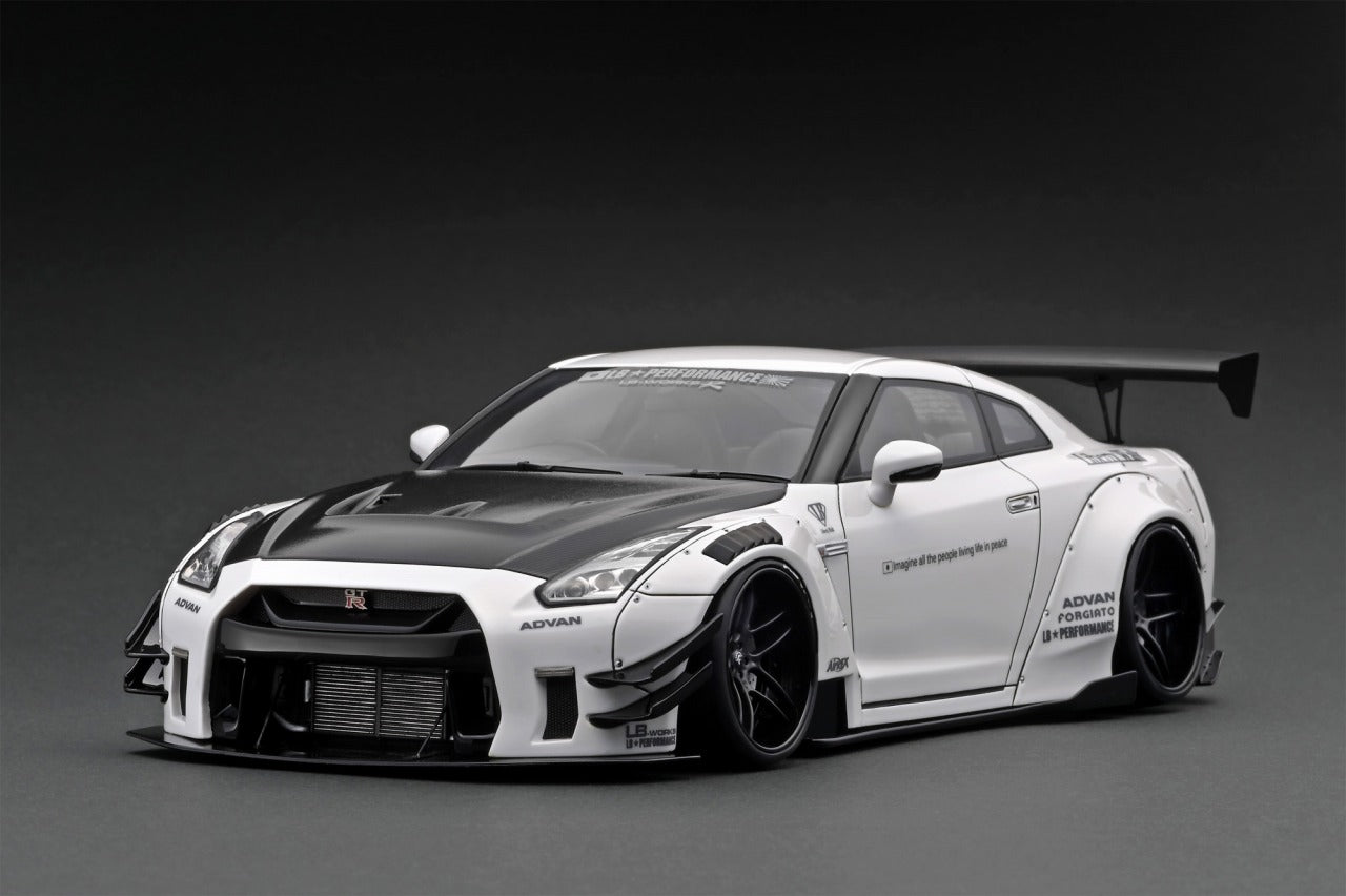 Ignition Model 1:18 Nissan Skyline GT-R R35 Type 2 Liberty Walk in Whi