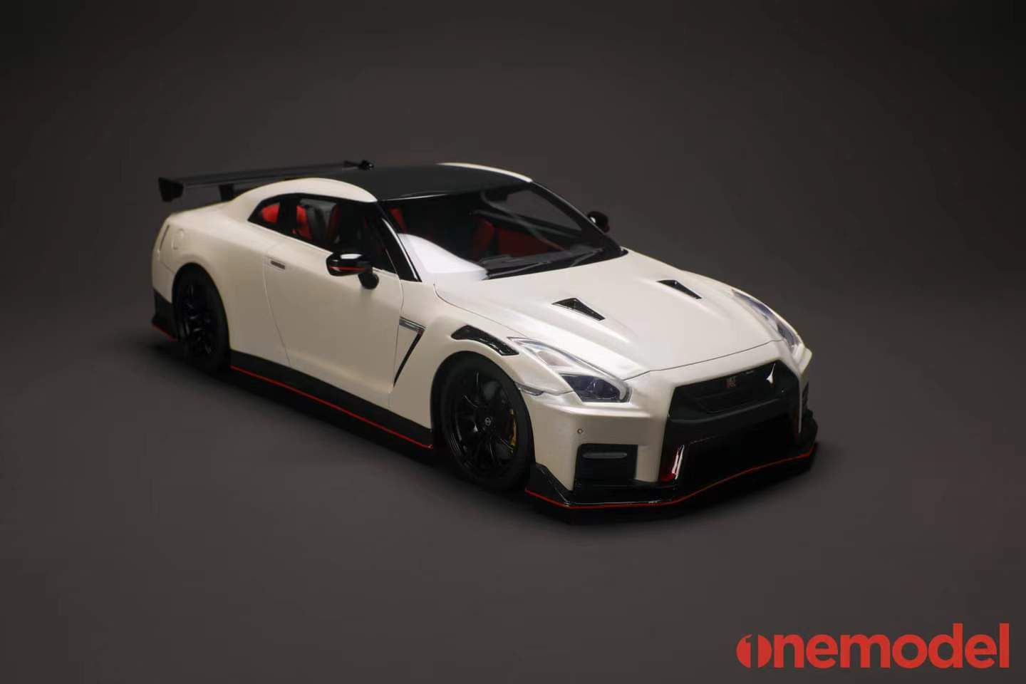 One Model 1:18 Nissan GT-R (R35) 2020 NISMO Edition in Pearl White