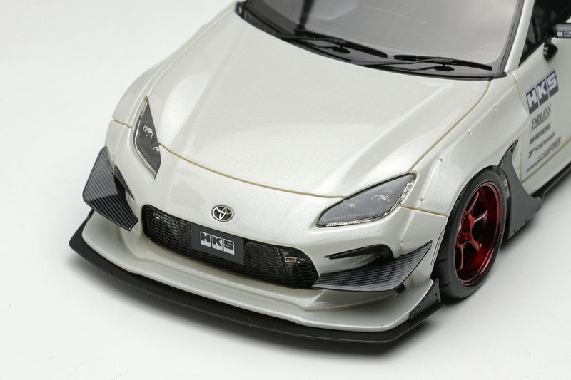 *PREORDER* Make Up Co., Ltd. / EIDOLON 1:43 Toyota GR86 Type-R HKS Driving Performer Edition