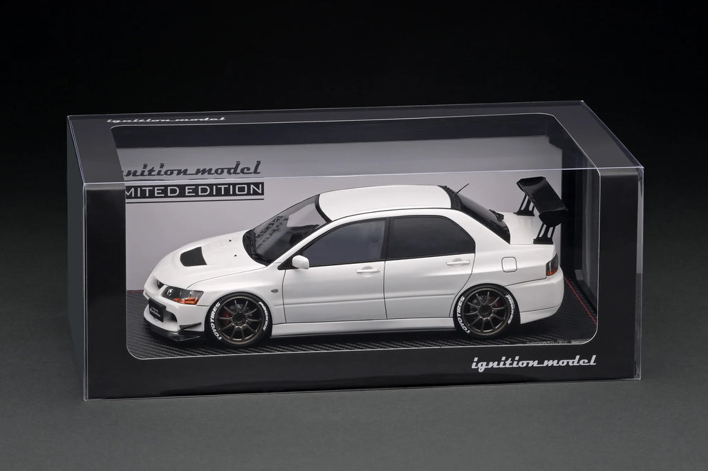 Ignition Model 1:18 Mitsubishi Lancer Evolution IX (CT9A) in White with  4G63 MIVEC Engine