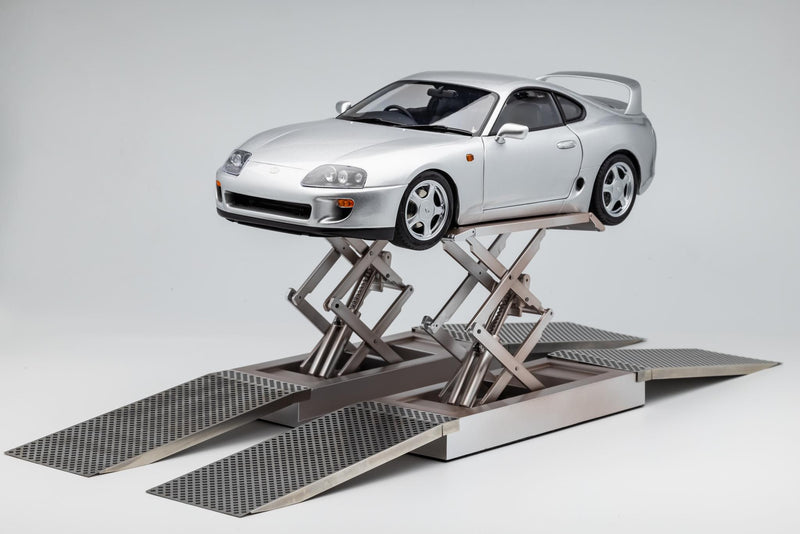 LCD Models 1:18 Toyota Supra MK4 (JZA80) in White