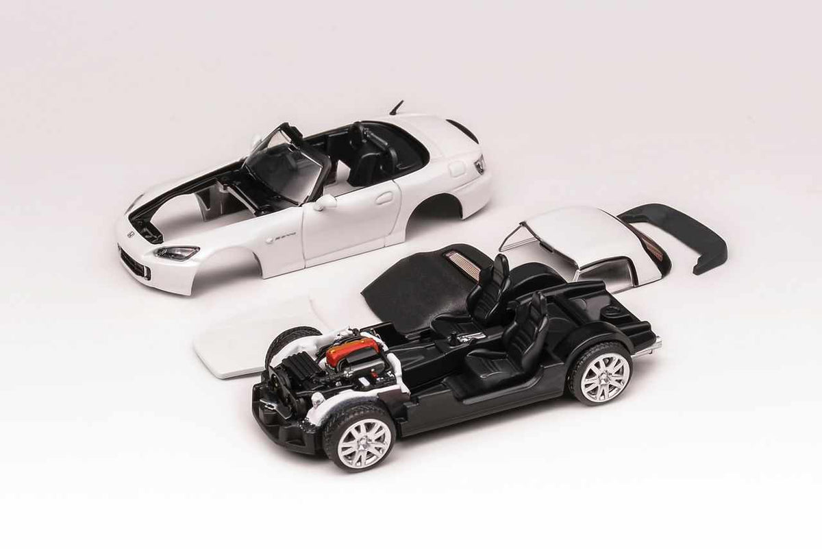 PREORDER* MotorHelix 1:64 Honda S2000 (AP2) in Grand Prix White