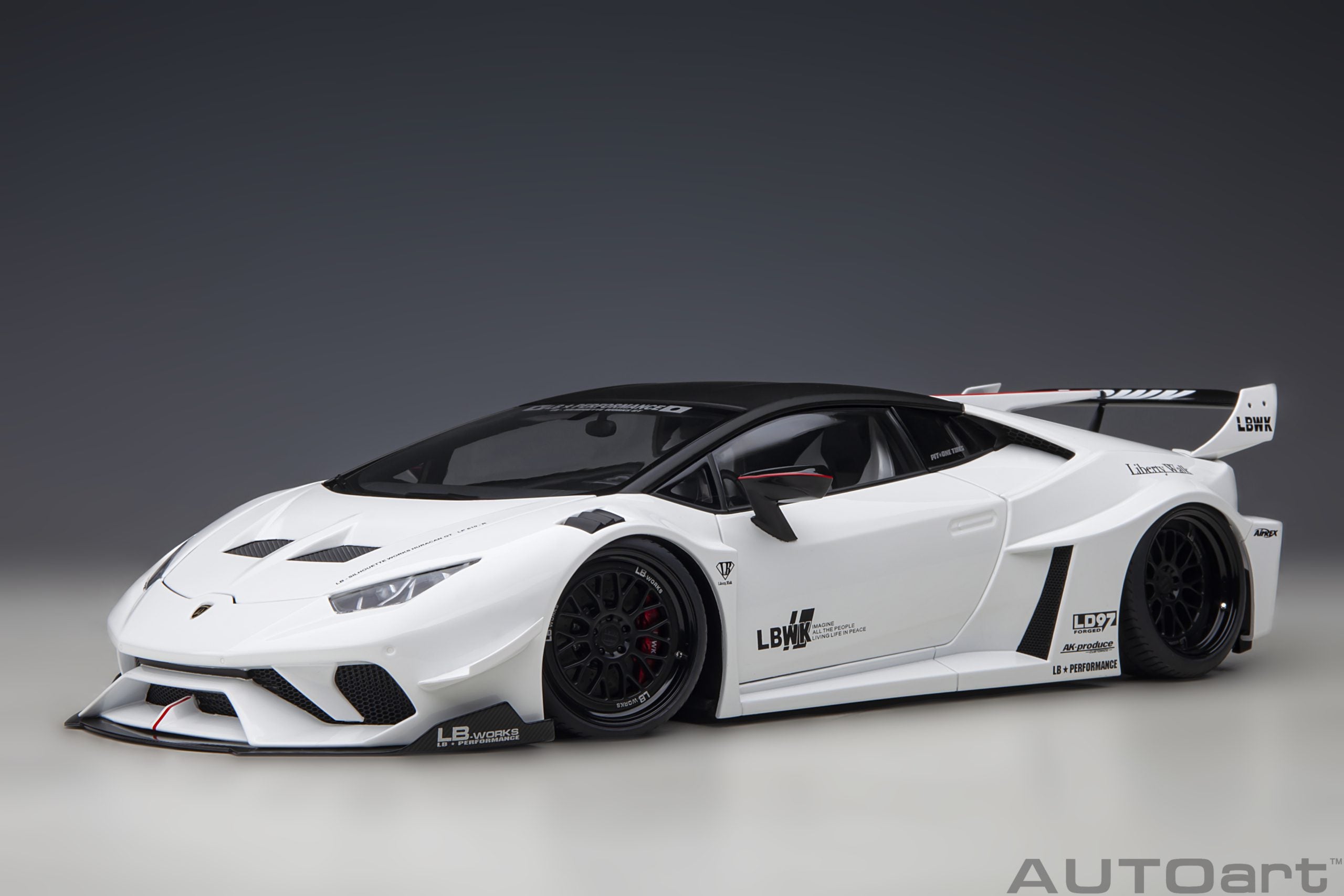 Lamborghini Huracan White