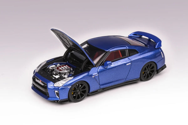 MotorHelix 1:64 Nissan GT-R (R35) Track Edition in Bayside Blue