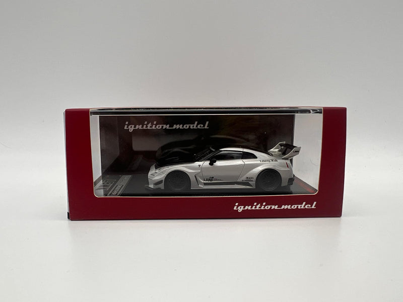 Ignition Model 1:64 Nissan Skyline GT-R LBWK in Silver