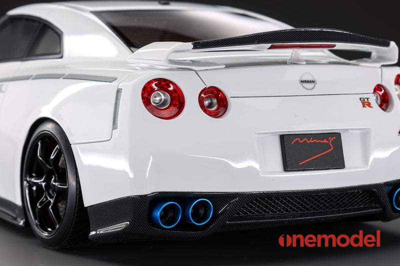 One Model 1:18 Nissan GT-R (R35) Mine's Version