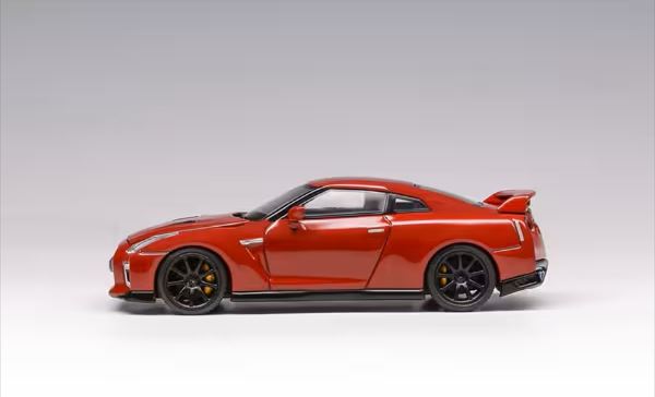 MotorHelix 1:64 Nissan GT-R (R35) Track Edition in Solid Red