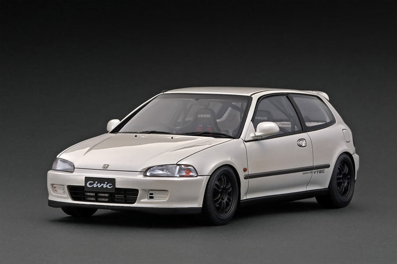 Ignition Model 1:18 Honda Civic (EG6) in Pearl White with Engine Display