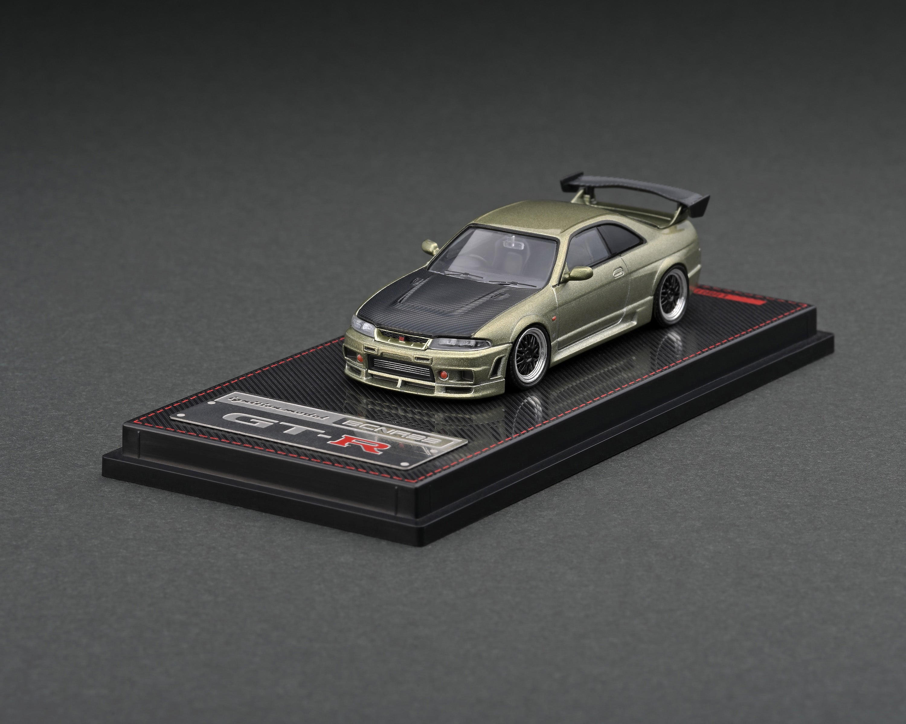 Ignition Model 1:64 Nissan Skyline GT-R (R33) Green Metallic