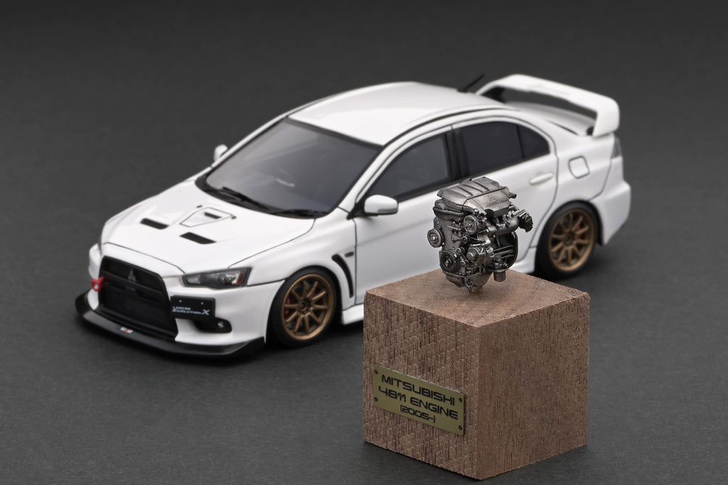 Ignition Model 1:43 Mitsubishi Lancer Evolution X (CZ4A) White with 4B11  Silver Engine Display