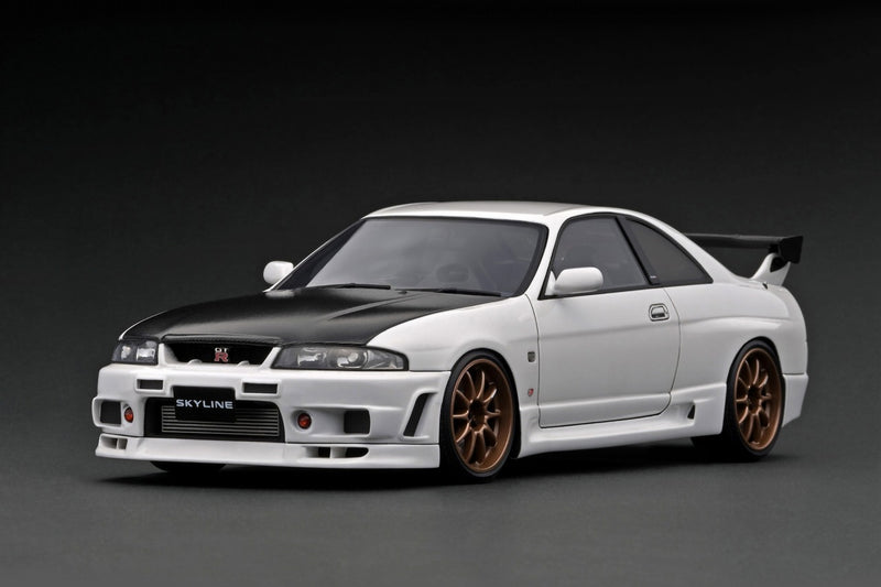 Ignition Model 1:18 Nissan Skyline GT-R (BCNR33) in White with Bronze Wheel