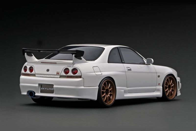 Ignition Model 1:18 Nissan Skyline GT-R (BCNR33) in White with Bronze Wheel