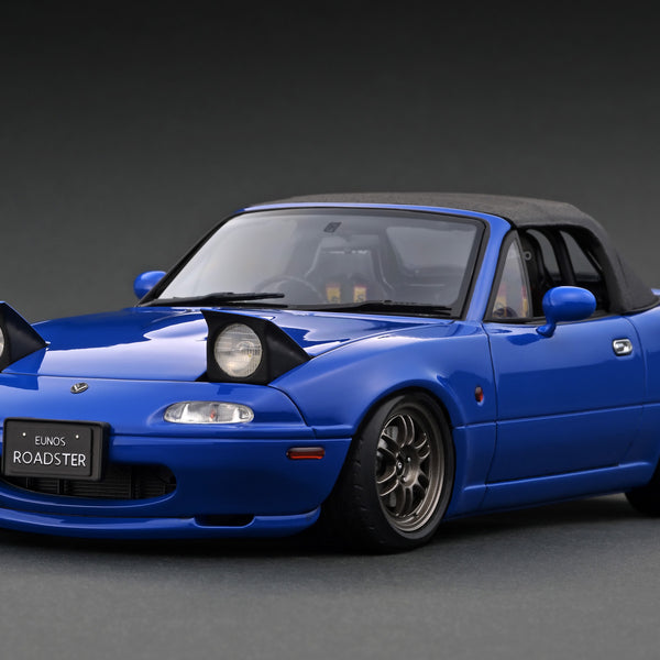 Ignition Model 1:18 Mazda EUNOS Roadster (NA) in Blue