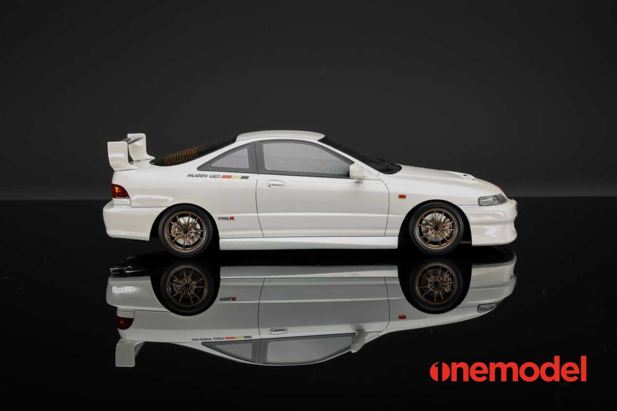 One Model 1:18 Honda Integra Type-R (DC2) Mugen Edition in White