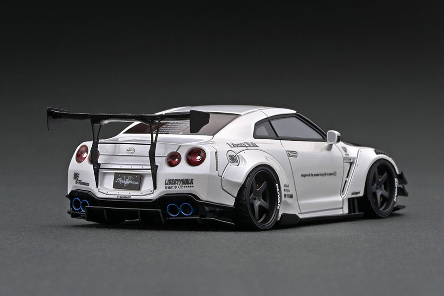 Ignition Model 1:43 Nissan GT-R (R35) LB-WORKS Type 2 in White with Ms