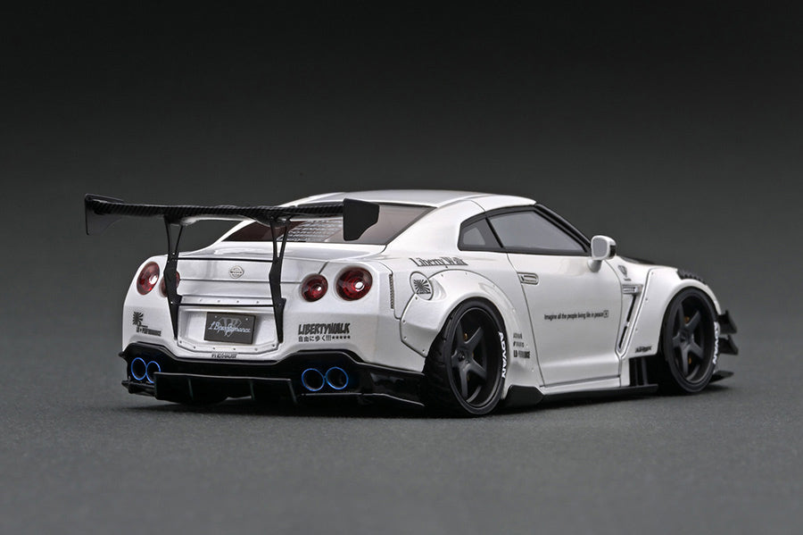 Ignition Model 1:43 Nissan GT-R (R35) LB-WORKS Type 2 in White with Ms.  Chisaki Kato Figure