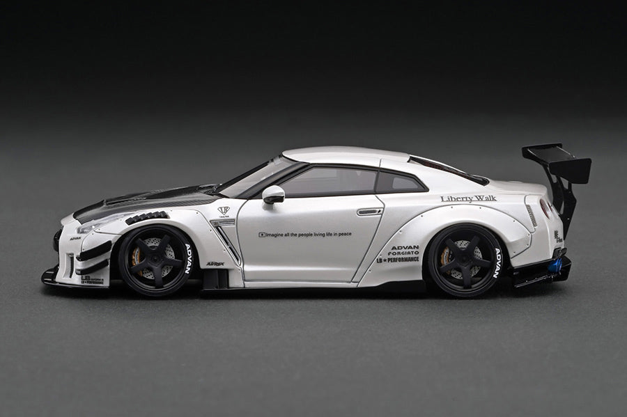 Ignition Model 1:43 Nissan GT-R (R35) LB-WORKS Type 2 in White with Ms.  Chisaki Kato Figure